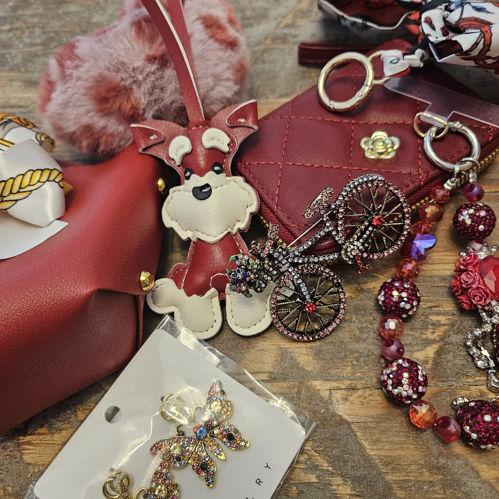 Grab Bag Elegant Red Womens Accessory Set